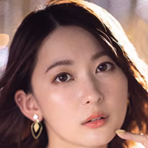 梓ヒカリ - 